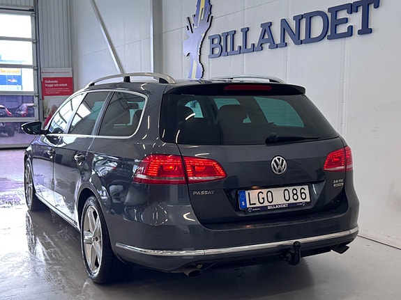 Volkswagen Passat 4 of 17