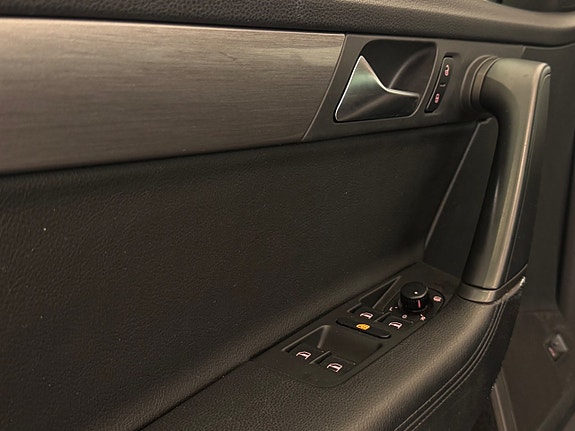 Volkswagen Passat 16 of 17