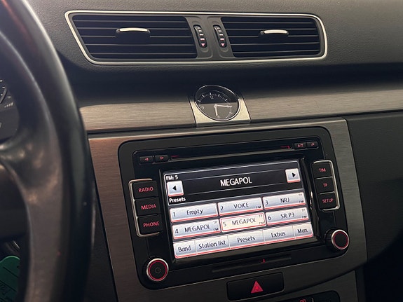 Volkswagen Passat 11 of 17