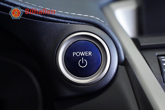 Lexus NX300h 25 of 25