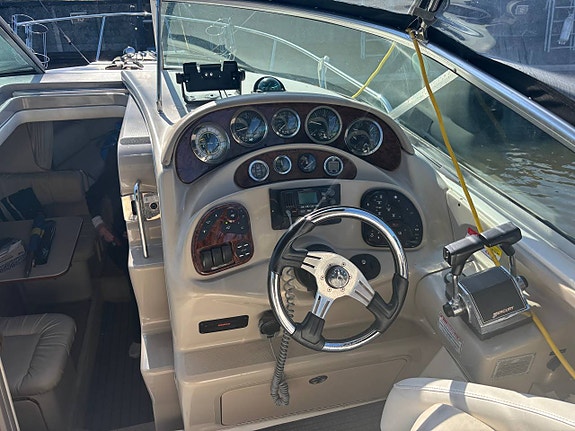 Sea Ray Sundancer 280/315 9 of 11
