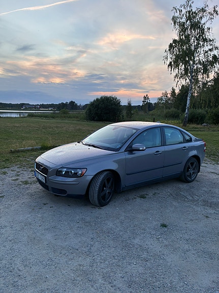 Volvo S40 3 of 7