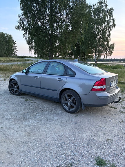 Volvo S40 2 of 7