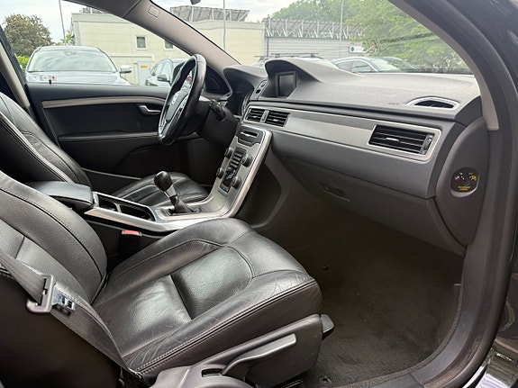 Volvo V70 10 of 13