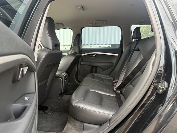 Volvo V70 8 of 13