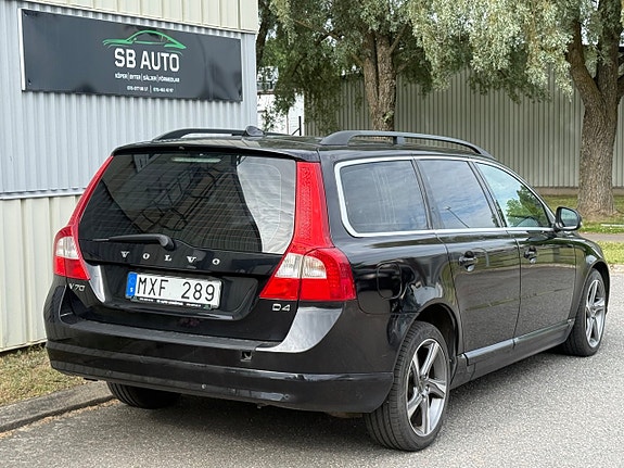 Volvo V70 3 of 13