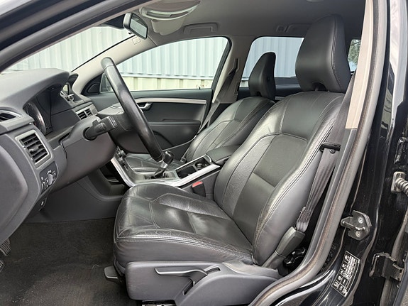 Volvo V70 7 of 13