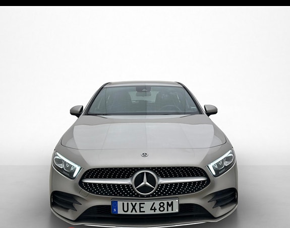 Mercedes-Benz A180 2 of 9