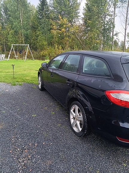 Ford Mondeo 2 of 7