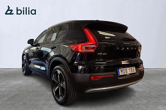 Volvo XC40 4 of 22