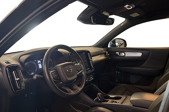 Volvo XC40 10 of 22