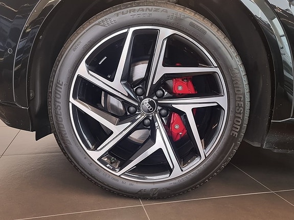 Audi Q6 e-tron 9 of 23