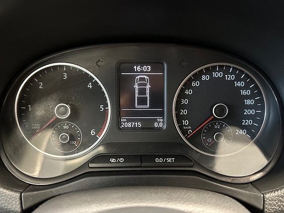 Volkswagen Amarok 24 of 30