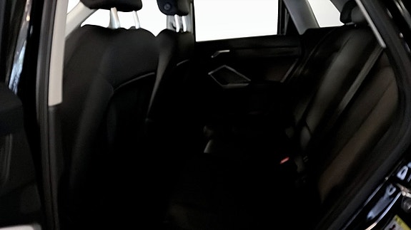 Audi Q3 11 of 16