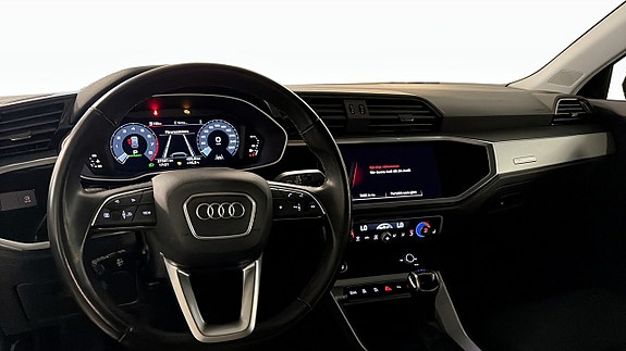 Audi Q3 10 of 16