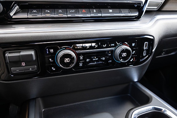 Chevrolet Silverado EV 17 of 19