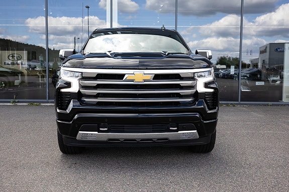 Chevrolet Silverado EV 2 of 19