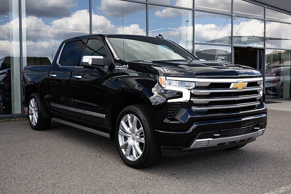 Chevrolet Silverado EV 3 of 19