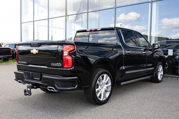 Chevrolet Silverado EV 5 of 19