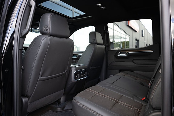 Chevrolet Silverado EV 18 of 19