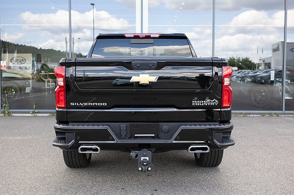 Chevrolet Silverado EV 6 of 19