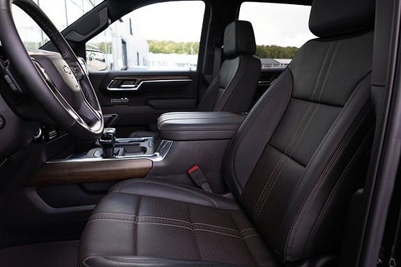 Chevrolet Silverado EV 13 of 19