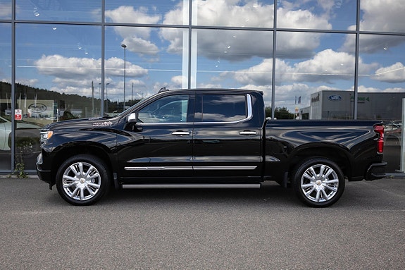 Chevrolet Silverado EV 4 of 19