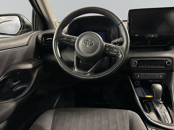Toyota Yaris 9 of 16