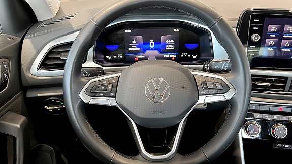 Volkswagen T-Roc 16 of 18