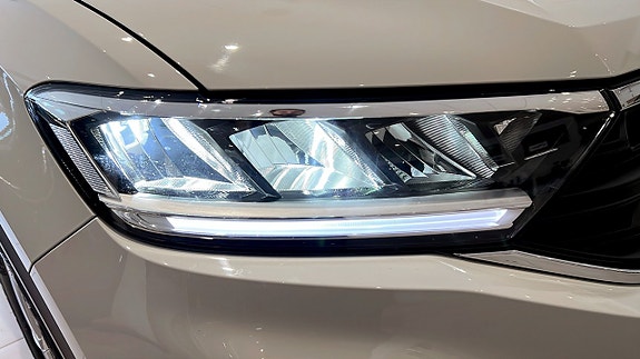 Volkswagen T-Roc 14 of 18