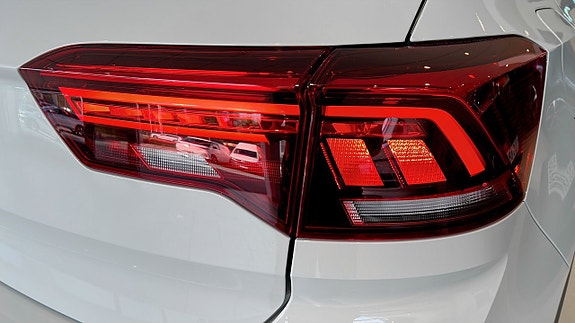 Volkswagen T-Roc 13 of 18