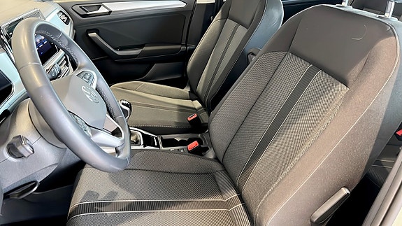 Volkswagen T-Roc 8 of 18