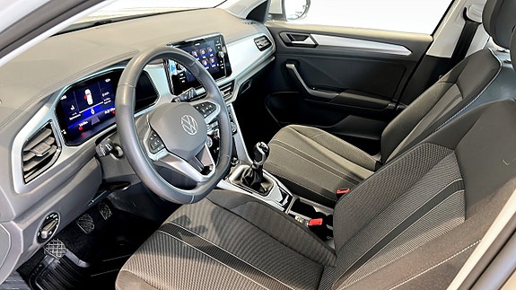 Volkswagen T-Roc 7 of 18
