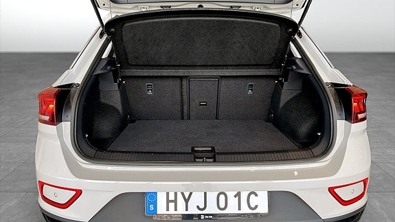 Volkswagen T-Roc 12 of 18