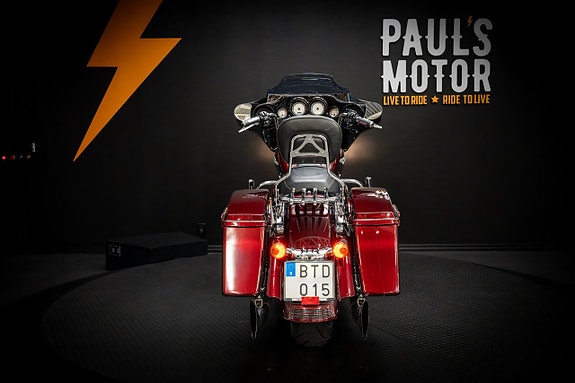 Harley-Davidson Street Glide (FLHX 103) 4 of 18
