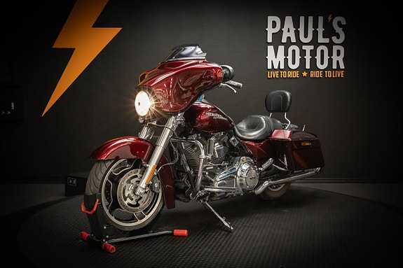 Harley-Davidson Street Glide (FLHX 103) 7 of 18