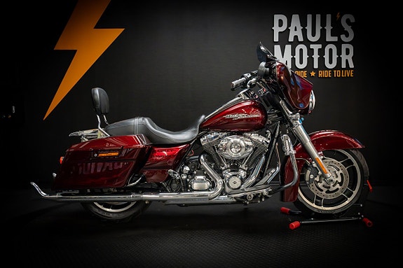 Harley-Davidson Street Glide (FLHX 103) 2 of 18