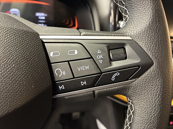 Seat Arona 16 of 23