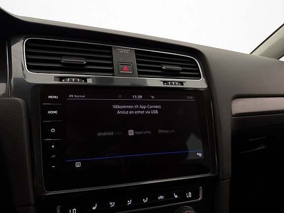 Volkswagen e-Golf VII 18 of 30