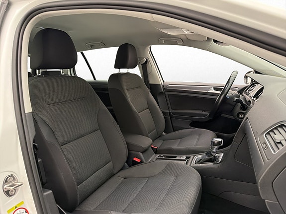 Volkswagen e-Golf VII 10 of 30