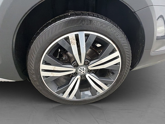 Volkswagen Golf Alltrack 25 of 27