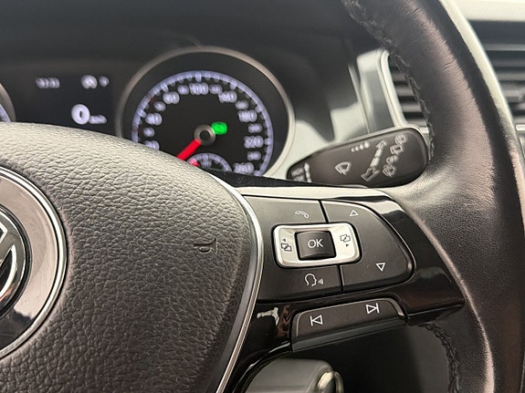 Volkswagen Golf Alltrack 18 of 27