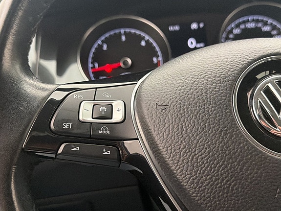 Volkswagen Golf Alltrack 16 of 27