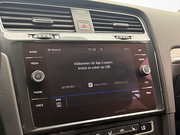 Volkswagen Golf Alltrack 19 of 27