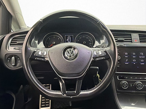 Volkswagen Golf Alltrack 11 of 27