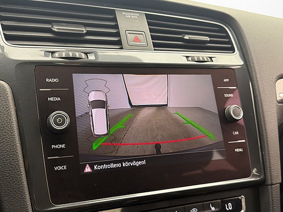 Volkswagen Golf Alltrack 13 of 27