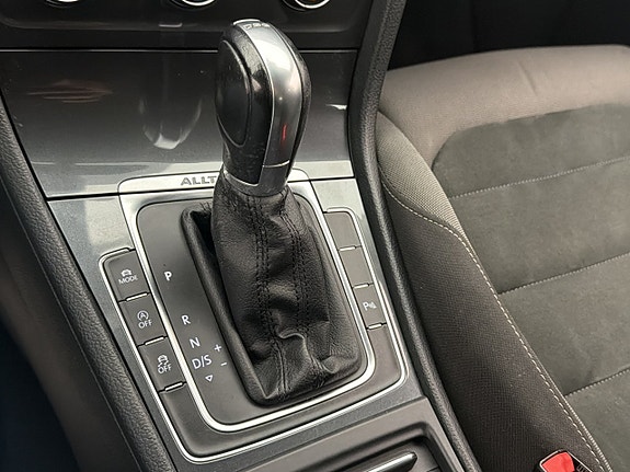 Volkswagen Golf Alltrack 21 of 27