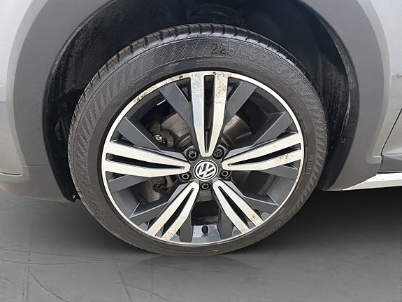 Volkswagen Golf Alltrack 24 of 27