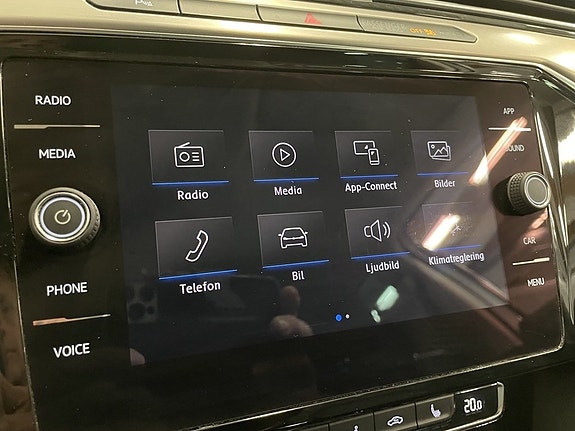 Volkswagen Passat 21 of 25