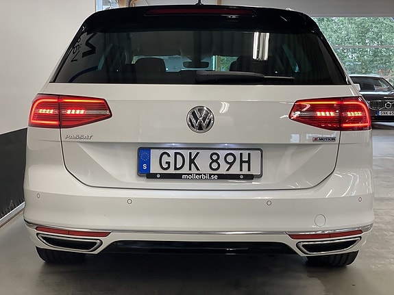 Volkswagen Passat 8 of 25